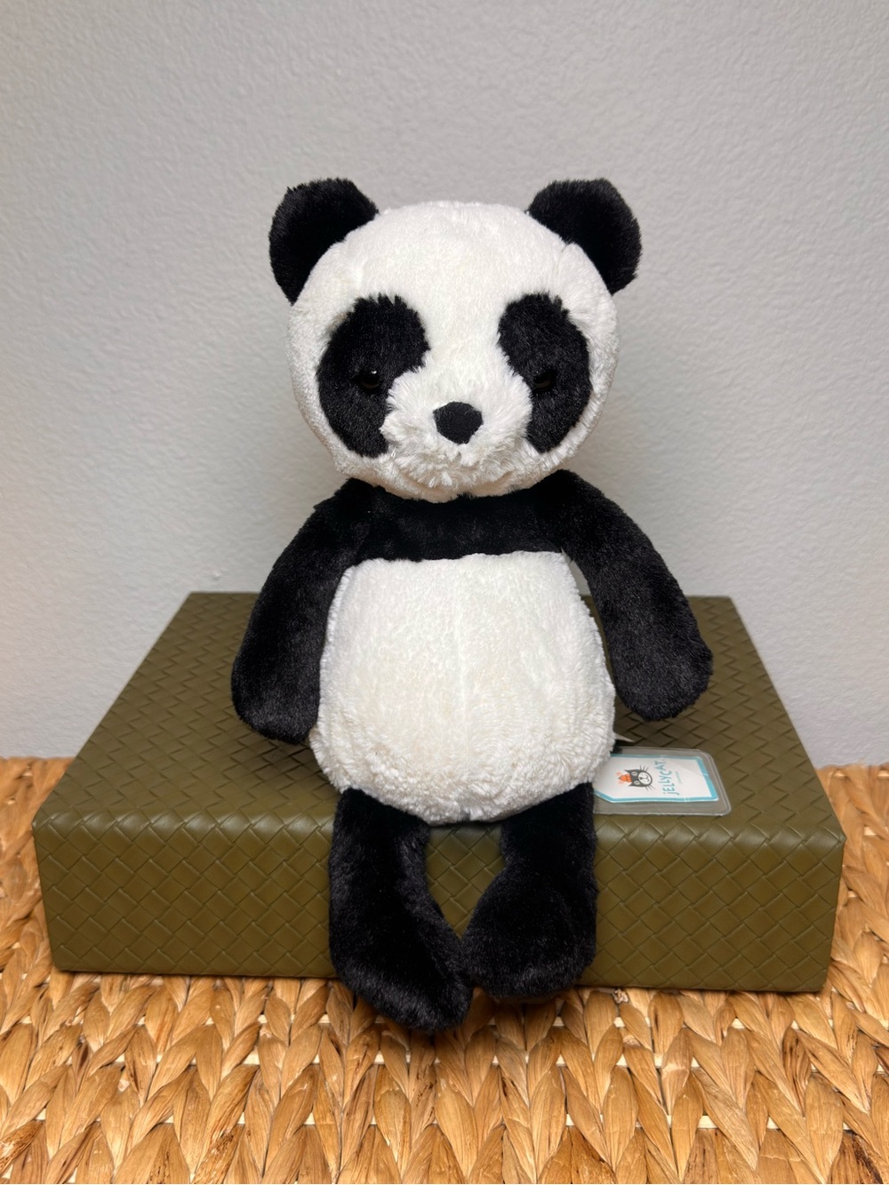 Jellycat Medium Bashful Panda / BNWT / Retired & VHTF